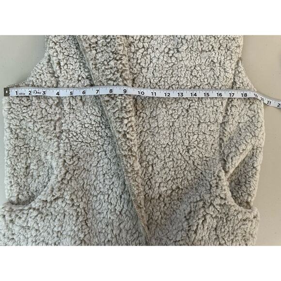 NWT Love Tree Soft Sherpa Faux Fur Vest Jacket Hooded Soft Comfort White&Gray M - Picture 10 of 12